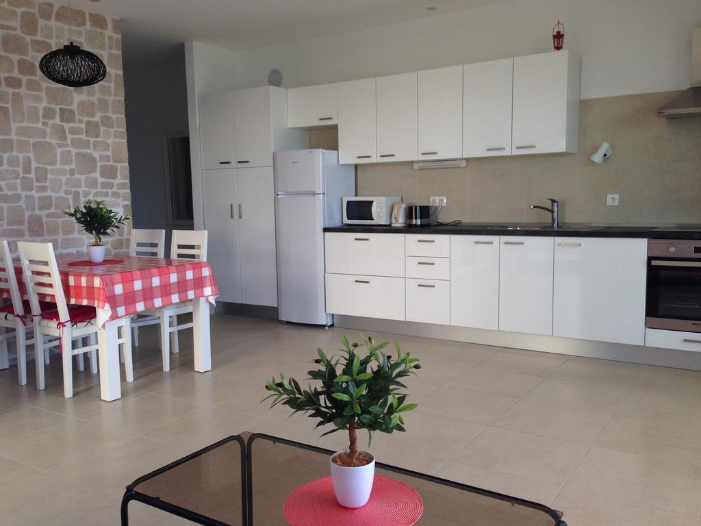 Apartments Jela Рогозница Экстерьер фото